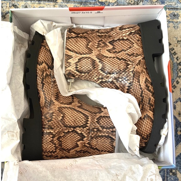 NIB Katy Perry Daarling Combat Boot True Taupe Multi Snake Print Women's Size 6 - Picture 5 of 12